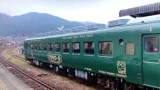 さよならキハ65-58 トロＱ 由布院駅    🎶浪漫鉄道🎶に乗せて  最後の出発です‼️