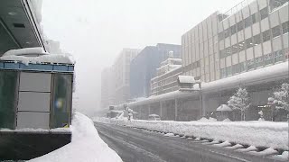 「どんどん積もっていく…」新潟・長岡市で平年比2倍超の103cmの積雪…6時間降雪量は2月の観測史上1位の32cmを観測　交通の乱れに警戒を (25/02/22 12:19)