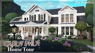 NEW ROLEPLAY FAMILY HOUSE TOUR!! *VOICEOVER* | *LAYOUTS* | Roblox Bloxburg | The