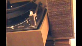 Late 1960'ish Magnavox portable record changer with Magnavox Automatic player