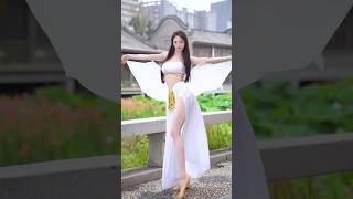 国舞美女合集 颜值身材舞姿都是天花板级别 挑战 #金晨 #青花瓷 #shorts 国风 民族舞 Asian Beauties Ethnic Dance Compilation 202501052000