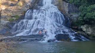 Hanging around at Upper Diyaluma, Sri Lanka 🇱🇰 ##diyaluma #srilanka #waterfall