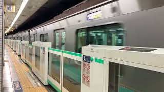 千代田線E233系2000番台　代々木公園駅　到着