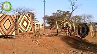 #Zimbabwe Art \u0026 Craft providing a source of living along Zimbabwean highways #263Chat