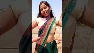 kari hath Jodi Tora dhodi ke namaste #bhojpuri #shortsfeed #song #holi trending dance #viral #priya