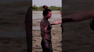 Feeling hot? Then cake yourself in mud!