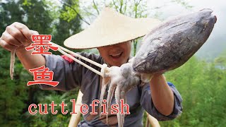 【Shyo video】4斤墨魚這樣吃才過癮！小伙自製黑暗料理“墨魚蜂窩煤”，味道居然還不錯！