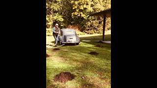 Il gaz la taupe avec sa Citroën traction