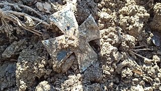 ВОТ ЭТО НЕ РЕАЛЬНЫЙ  КРЕСТ И КУЧА КРУТЫХ НАХОДОК!КОП ПО ВОЙНЕ! WW2 METAL DETECTING