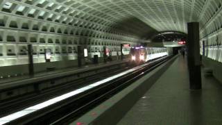 HD-WMATA Metro Trains at Pentagon City