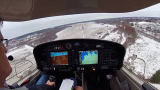 DA40NG gusting crosswind landing with a surprise downdraft