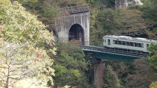 紅葉の鳴子峡トンネルを通過①　２０２０年１０月　宮城県大崎市鳴子