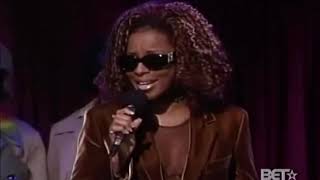 Mary J. Blige sings "I can love you" on the Jamie Foxx show