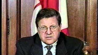 The Hon. Lloyd Axworthy accepting The Simons Foundation Award in 1999