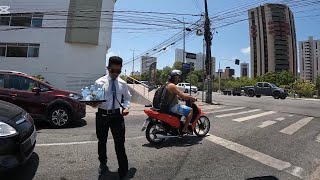 garçom de rua, só aqui em João pessoa