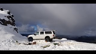 Huge lifted Ford Excursion, Snow Run!