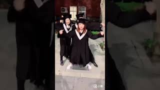 沛恩穿學士服🎓