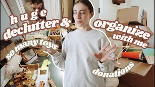 decluttering *ALL* our toys & books ... Minimizing Our Home One Room At A Time // Ep. 02