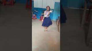 GIRL DANCING IN SCHOOL - ക്ലാസ്സ് റൂമിൽ ടീച്ചർ ഒന്ന് കളിക്കാൻ