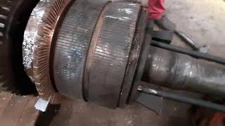 Removing of Commutator of 650kw armature..