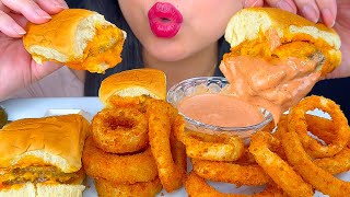 ASMR CHEESEBURGER SLIDERS \u0026 CRUNCHY ONION RINGS DIPPED IN CANES SAUCE | MUKBANG | ASMR Phan