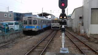 水間鉄道水間線　水間観音駅1番ホームに1000形が到着