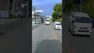 バス停に車止めたらダメ🙅‍♂️