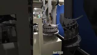 Multi - spoon packing on-line injection molding machine