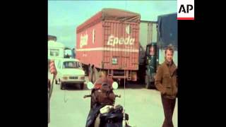 SYND 21/03/1970 LORRIES BLOCK AUTOROUTE OUTSIDE PARIS