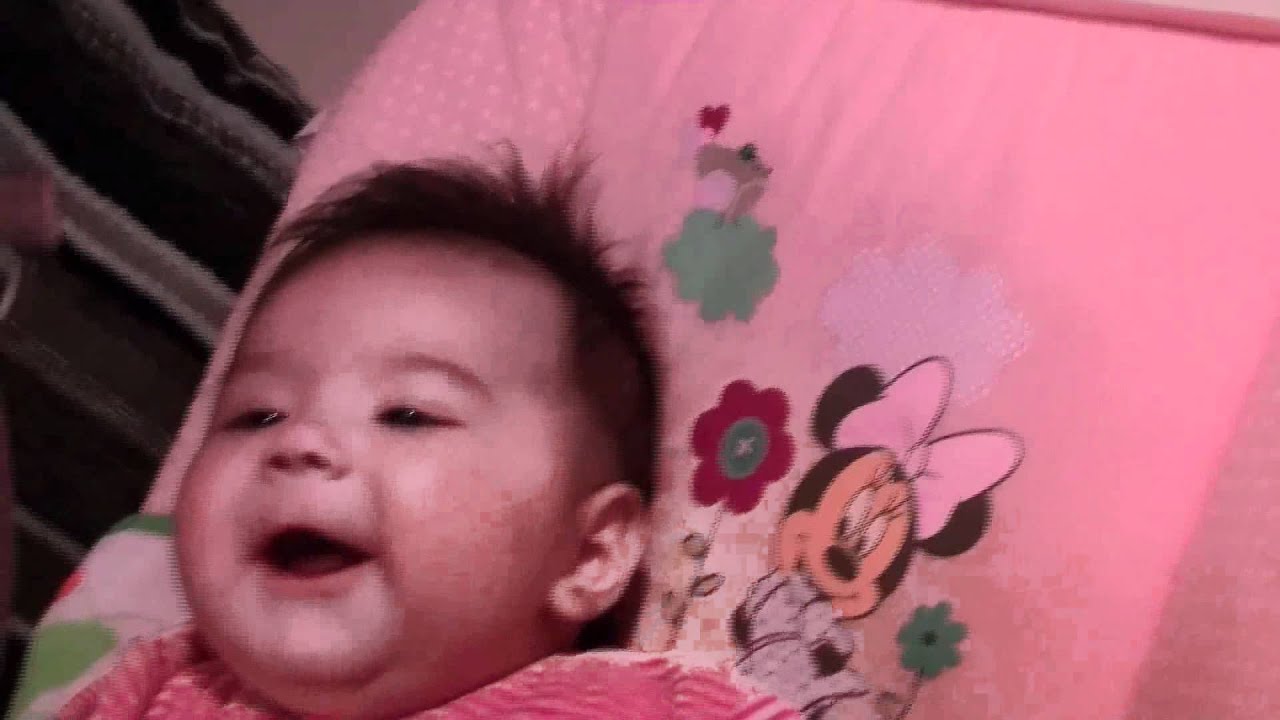 Mi Bebé Riendose Baby Laughing Youtube