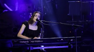 Birdy's 'Keeping Your Head Up' – The Magic of Christmas