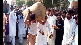 Labor weight competition in Vehari, Punjab