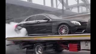 What are you doing Dr.Mercedes | r/IdiotsInCars #045