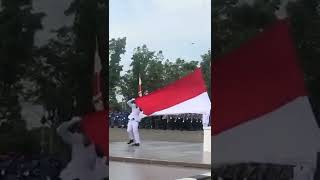 teknik baru cara mengibarkan bendera #shorts