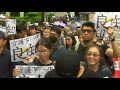 tausende lehrer protestieren in hongkong