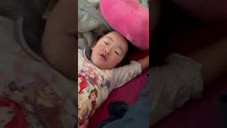 【子供に囲まれて寝る】狭いが幸せ【四人育児】sleep surrounded by children