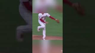 大谷翔平の股関にボールが直撃し恥ずかしさから苦笑いしてる大谷さんが面白いw short ショート