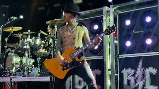 Buckcherry performs “Crazy Bitch” live at Piere’s Entertainment center in Fort Wayne Indiana 3/14/23