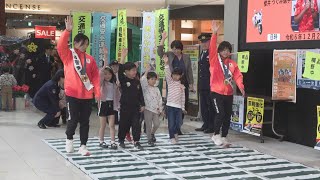 パリ五輪レスリング女子金　櫻井選手と元木選手が一日警察署長　群馬・前橋市(24/12/02)