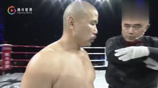 Shaolin Shi Yanzi 50 years old easily KO a young kickboxer (30)