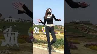 抖音 tiktok 美女 大长腿 跳舞 真空 凸点 露点 美腿 丝袜 写真合集202205178