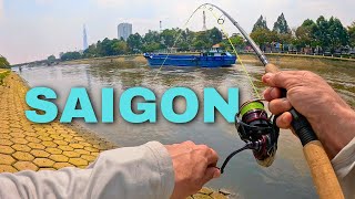 Exploring Saigon - Street Fishing 🇻🇳 Vietnam Travel Vlog