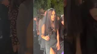 Jenna Ortega accidentally flashes fan!