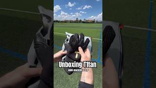 Grip \u0026 protection 🧤🛡️ #goalkeeper #gardiendebut #unboxing #shorts #viral #goalkeepergloves