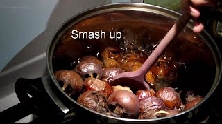 MAKING MEDLAR JAM