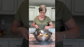 Mama Sue makes HOMEMADE YEAST BREAD | Starter Bread | Country Cooking | Southern Recipe | Easy Bread