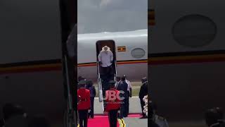 MUSEVENI'S ARRIVAL IN TANZANIA, ARUSHA. GUARD OF HONOR FOR UGANDA'S FOUNTAIN OF HONOR