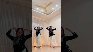 Sasural genda fool 😍 #dance #dancingtwins #bollywood #twindancer #dancecover #thetwirlingtwins