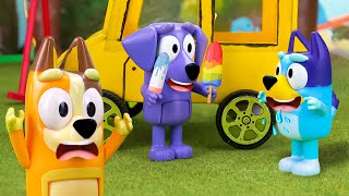 Stop, Bluey! Don‘t Take Things From Strangers | Lesson for Kids | Pretend Play With Bluey Toys