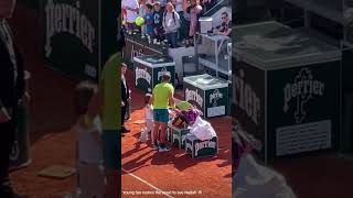 Young fan rushes to court to see Nadal. TENNIS 🤩🎾🏃🏋🏽‍♀️